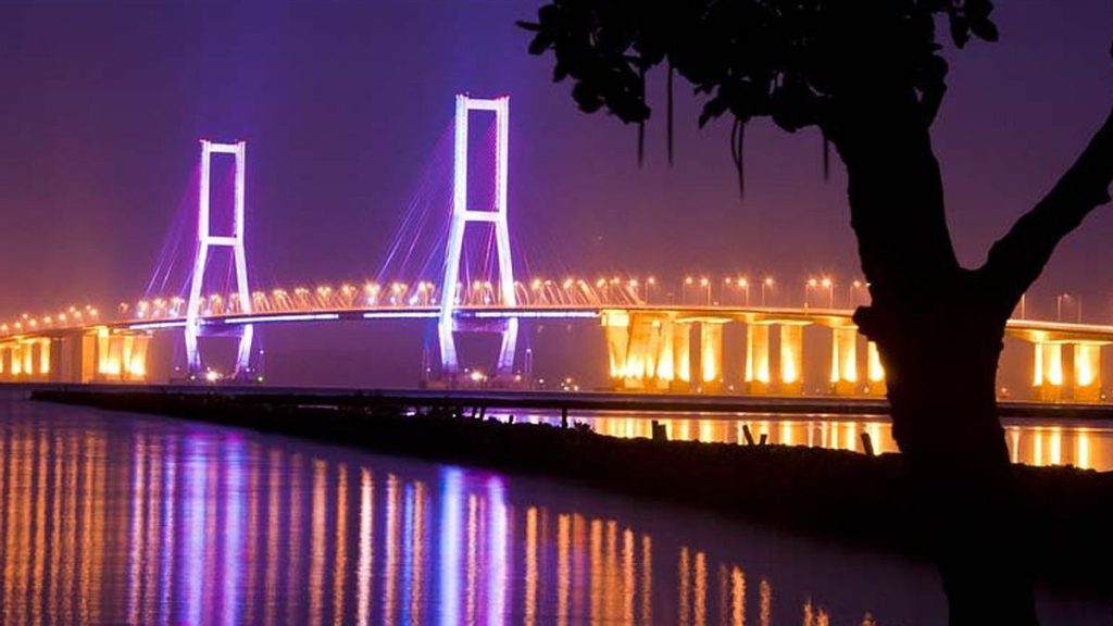 Jembatan Suramadu